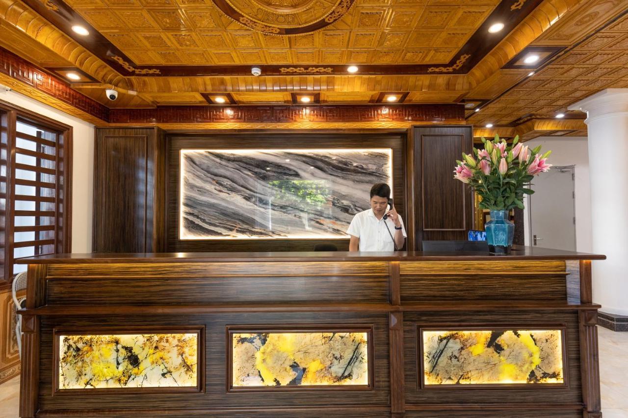 Royal Hotel Sai Dong - Long Bien — Photos 1